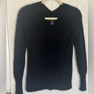 HALOGEN CASHMERE V-NECK SWEATER